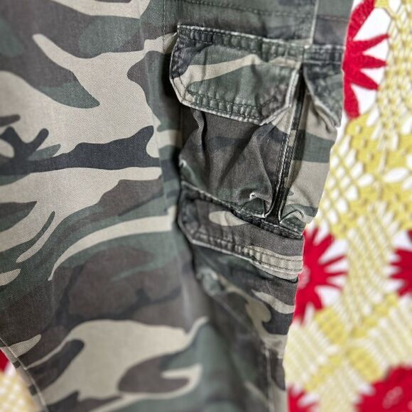 WRANGLER Jeans Cargo Camo Pants / Size 40 X 28 - Picture 8 of 15